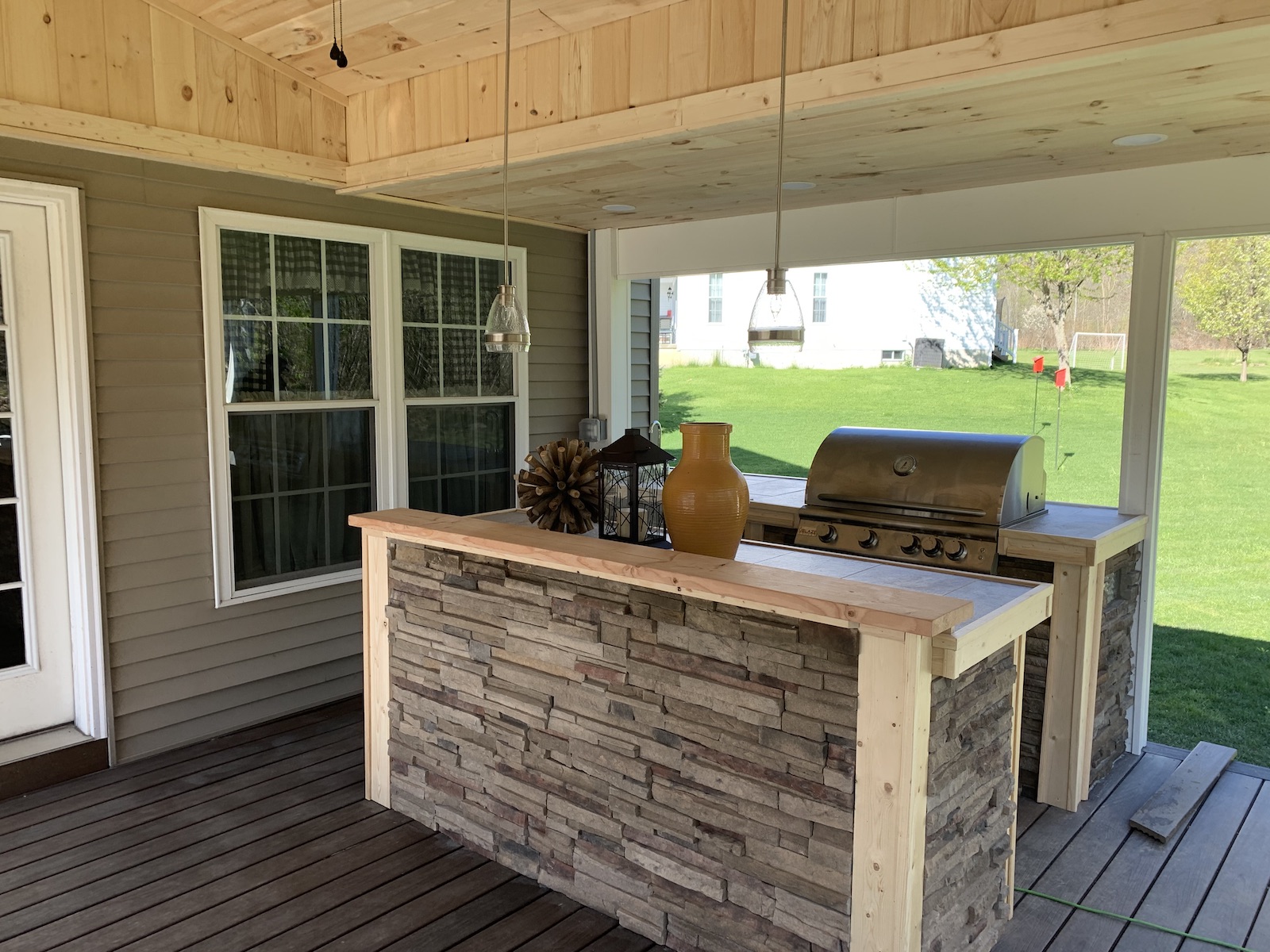 Outdoor kitchen