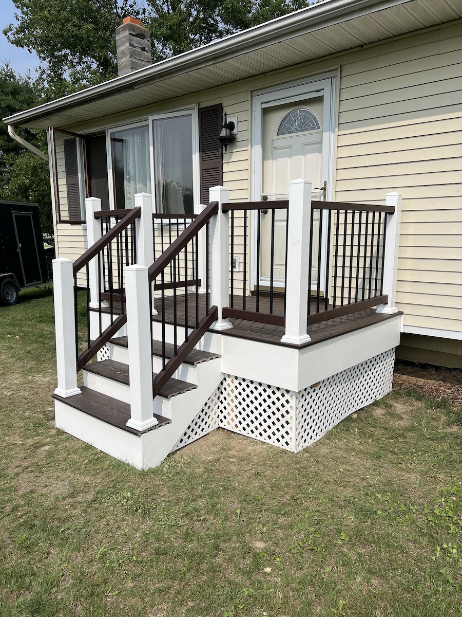 Small deck built by experienced contractors