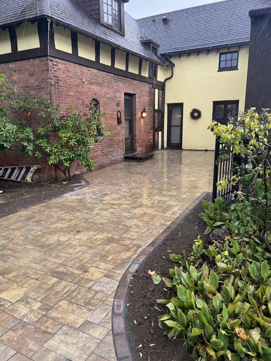 Hardscape completed by experts with many years of experience