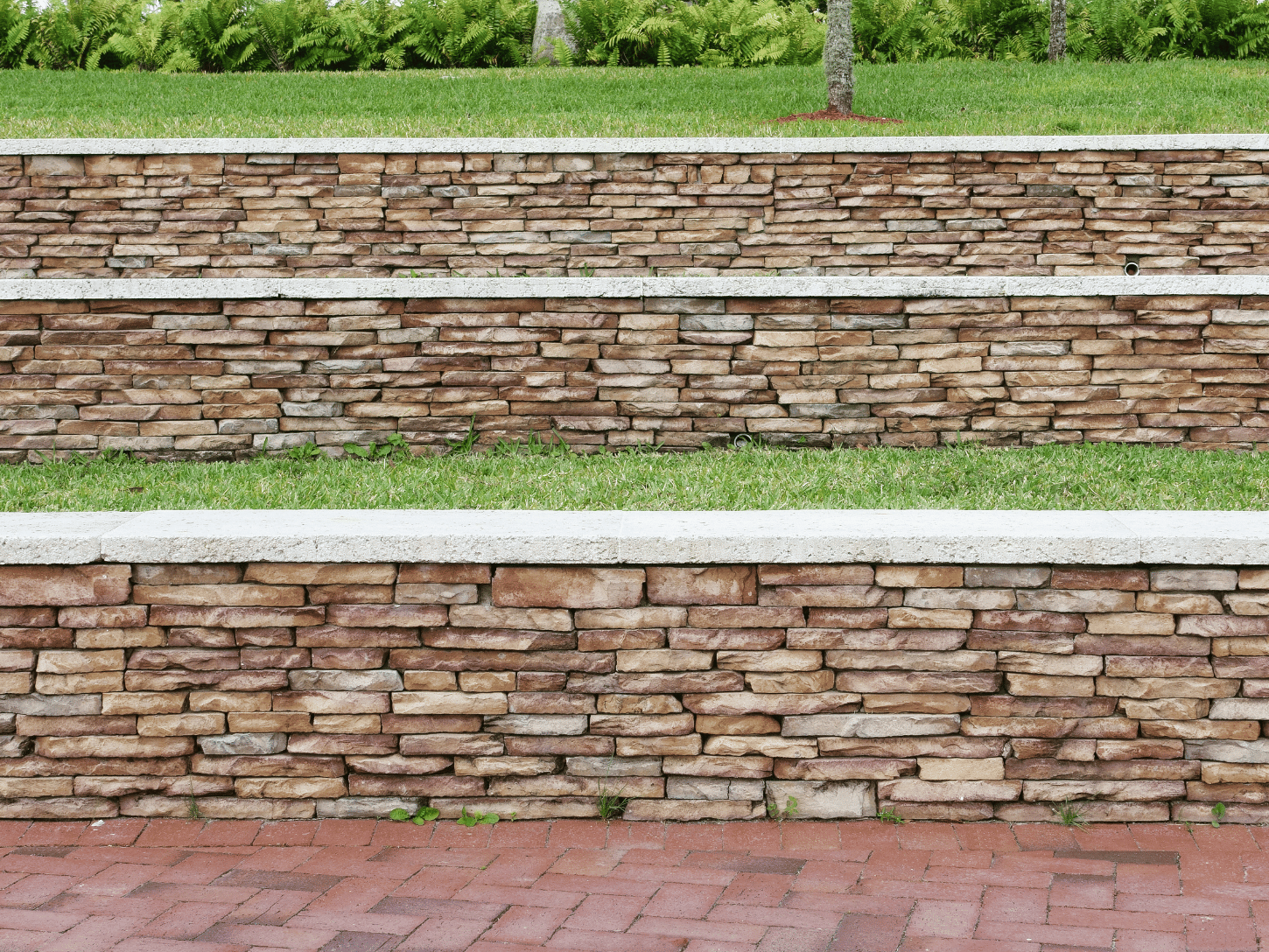 Retaining wall built by experts of RPM Outdoor Living