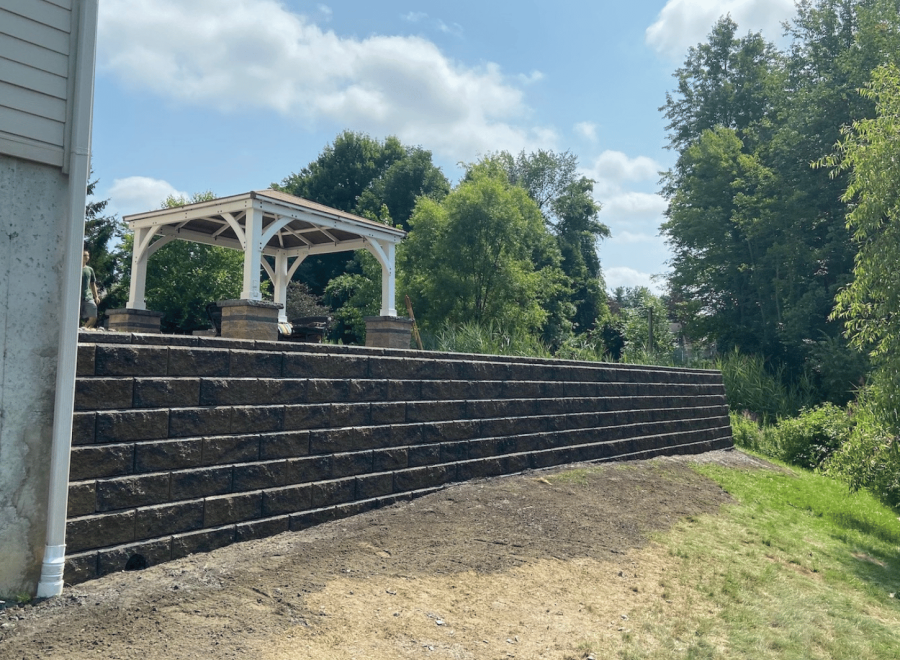 Retaining walls installed by experts of RPM Outdoor Living Services